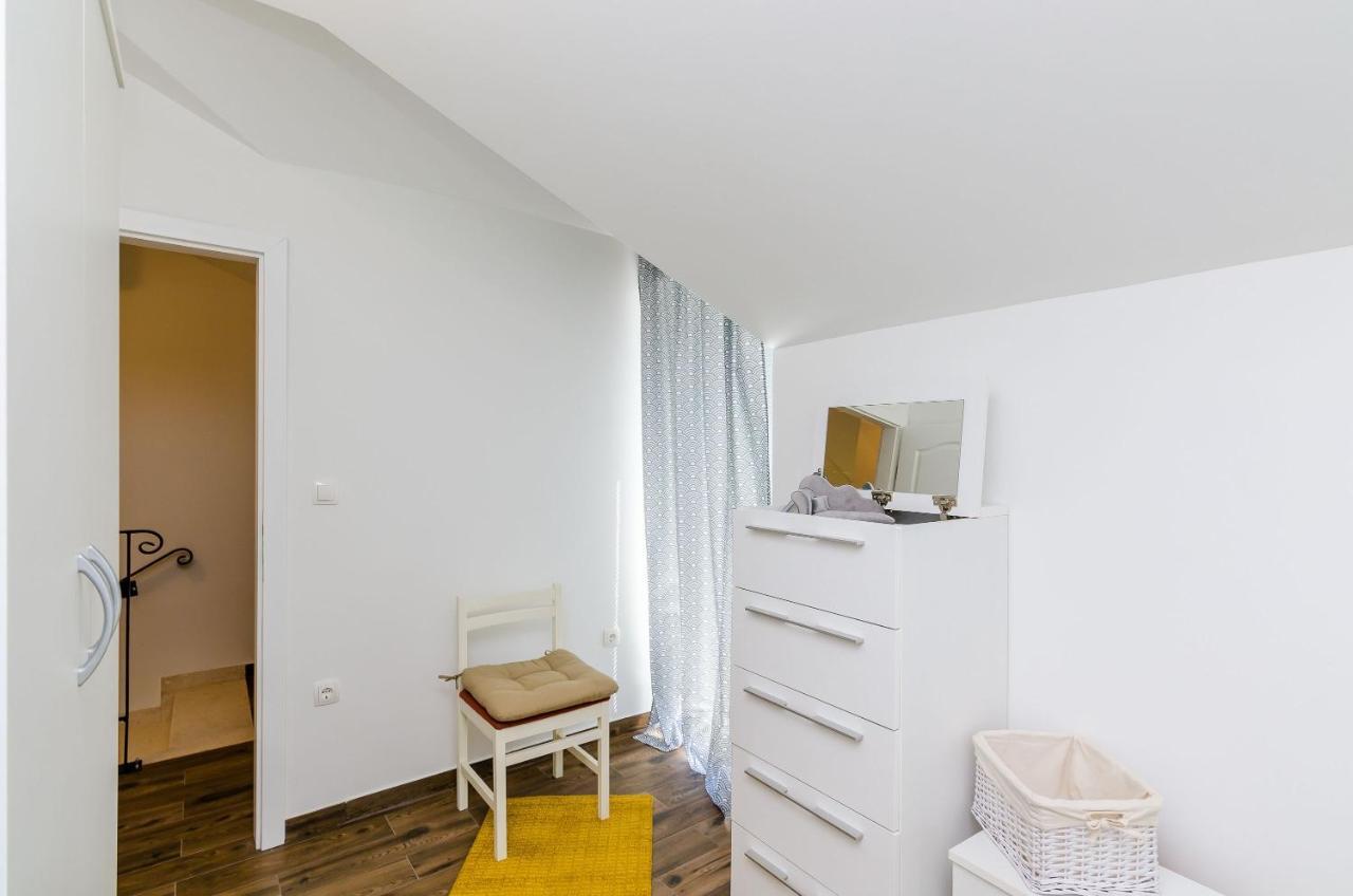 Holiday Home Barbara Ston Bagian luar foto